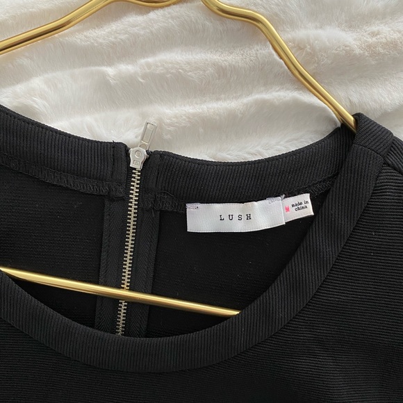 LUSH Black Short Sleeve Mini Shift Dress - Picture 7 of 13